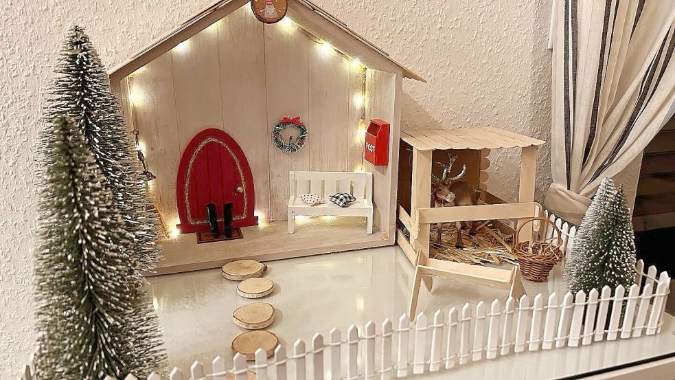 Die Wichteltür ist in vielen Familien mittlerweile Bestandteil der Adventszeit. Für Eltern kann das ziemlich stressig sein. Foto: Anja Korfluer
