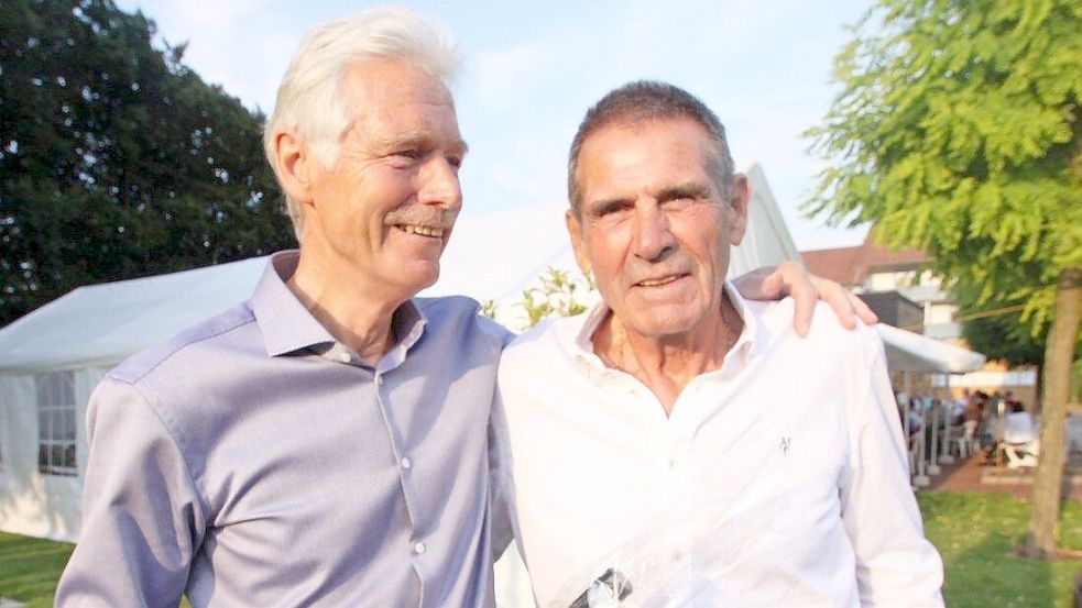 Bis zuletzt gute Freunde: „Sigi“ Müller (links), der vier Monate nach seinem 80. Geburtstag verstarb, war mit dem legendären Torjäger Wolfgang Kaniber eng befreundet. Foto: Privatarchiv Müller