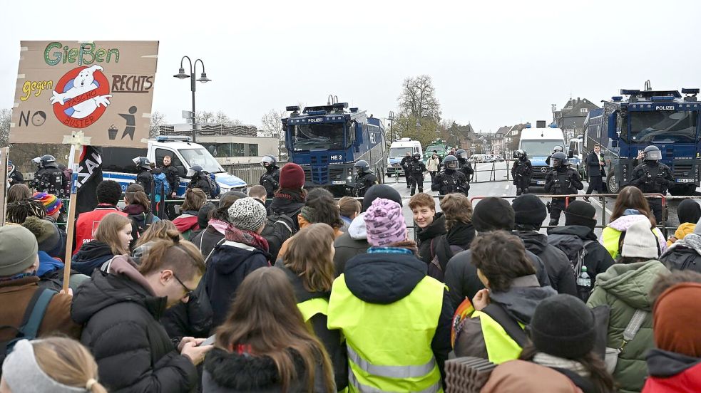 Erste Verletzte erreichen das Uniklinikum. Foto: Michael Brandt