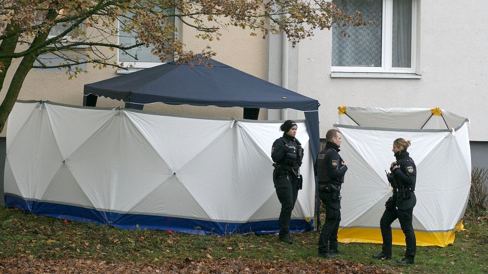 Ein Mädchen ist in Bremen aus einem Fenster gestürzt und den Verletzungen erlegen. Foto: Kai Moorschlatt/dpa