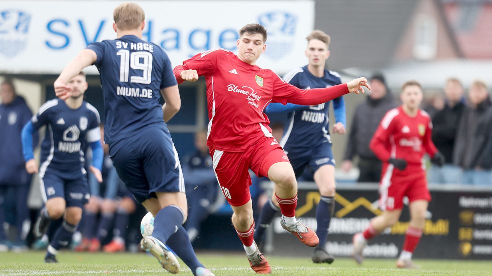 Im Spitzenspiel verlor der SV Hage gegen den TuS Pewsum. Foto: Doden/Emden