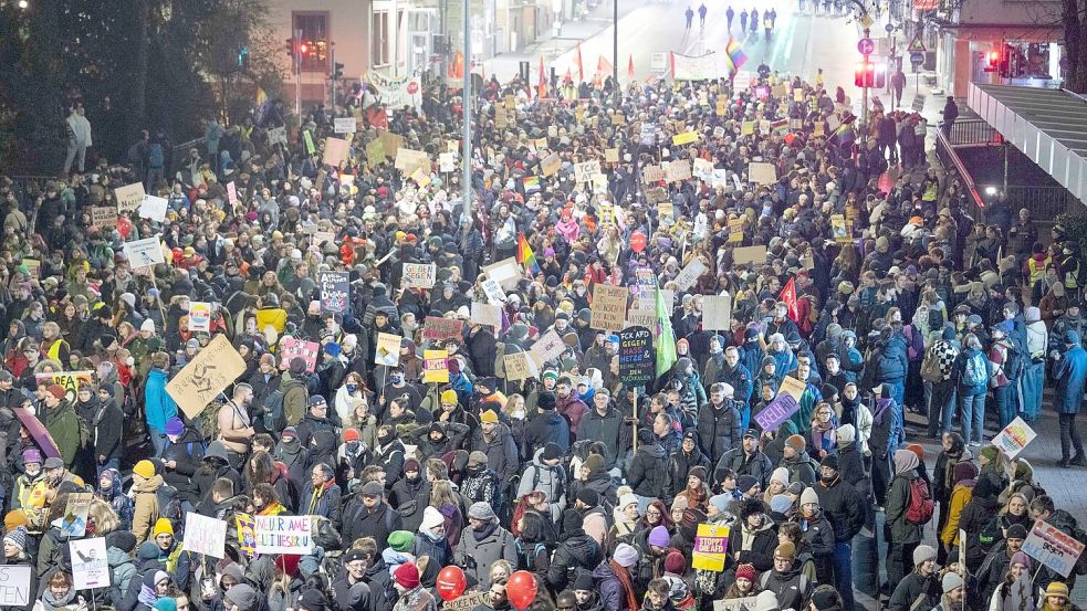 Unterschiedliche Organisationen protestieren gegen die neue AfD-Jugendorganisation. Foto: Boris Roessler