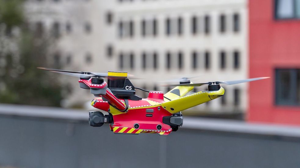 Automatisierte Drohnen sollen künftig Livebilder von Einsatzorten liefern - noch vor Eintreffen der Feuerwehr. (Handout) Foto: Branddirektion München