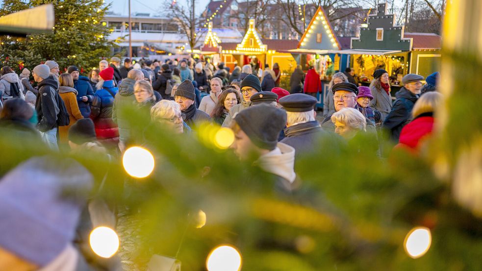 Der Wiehnachtsmarkt achter d´Waag sticht mit seinem maritimen Flair aus der Masse der Weihnachtsmärkte heraus. Foto: Klaus Ortgies