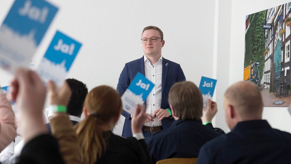 Adrian Maxhuni (hier ein Archivfoto von der Wahl zum Vizechef der AfD Osnabrück-Land) ist in Gießen zum stellvertretenden Bundesvorsitzenden der AfD-Jugendorganisation „Generation Deutschland“ gewählt worden. Foto: Michael Gründel