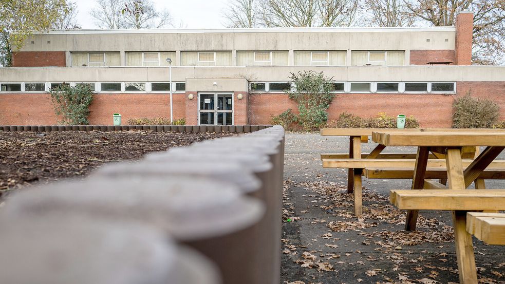 Die Halle der OBS in der Wiesenstraße ist marode und kann seit geraumer Zeit nicht mehr genutzt werden. Foto: Klaus Ortgies