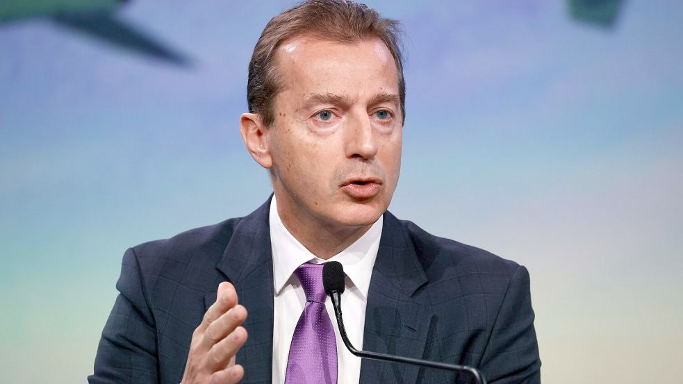 Airbus-Chef Faury entschuldigt sich. (Archivbild) Foto: Fred Scheiber/AP/dpa