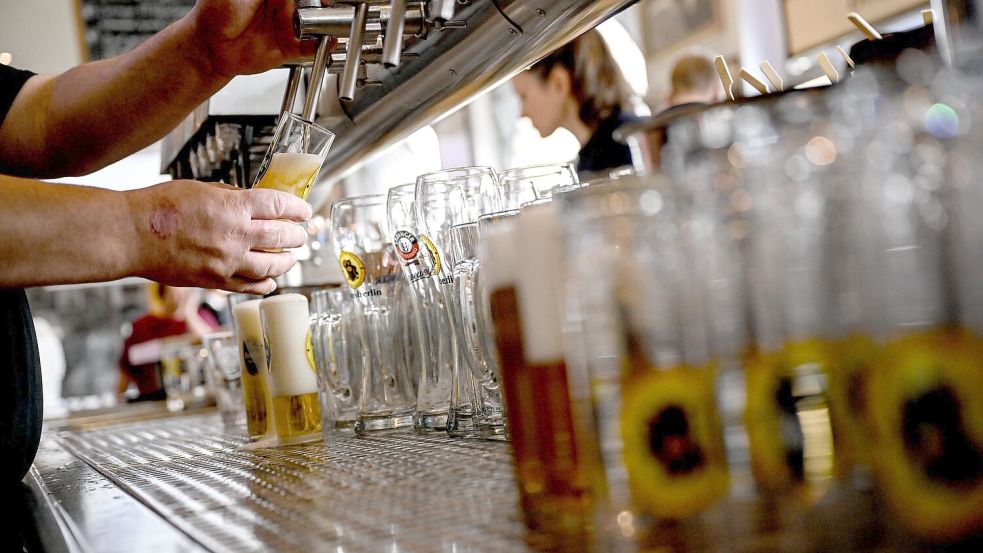 Die Gastronomie sieht sich von der Mindestlohnerhöhung besonders betroffen. (Archivbild) Foto: Britta Pedersen