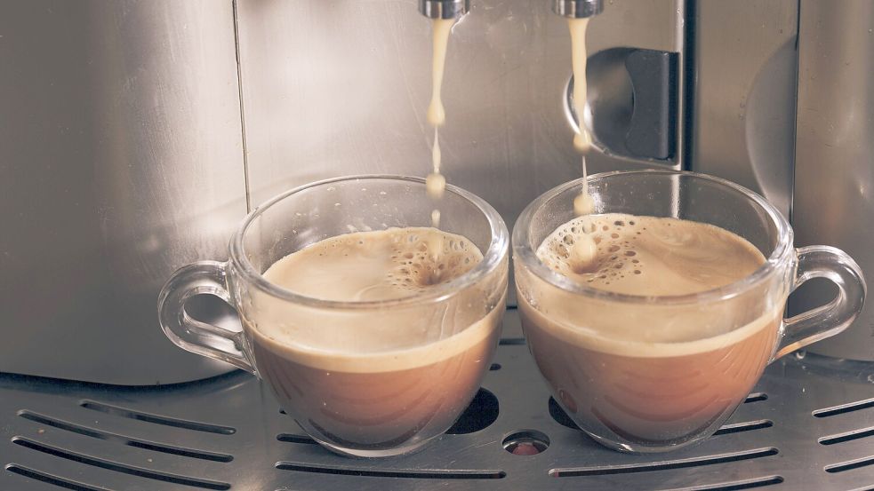 Der Umsatz mit Kaffeevollautomaten ist in Deutschland zuletzt drastisch gestiegen. Foto: IMAGO/imagebroker