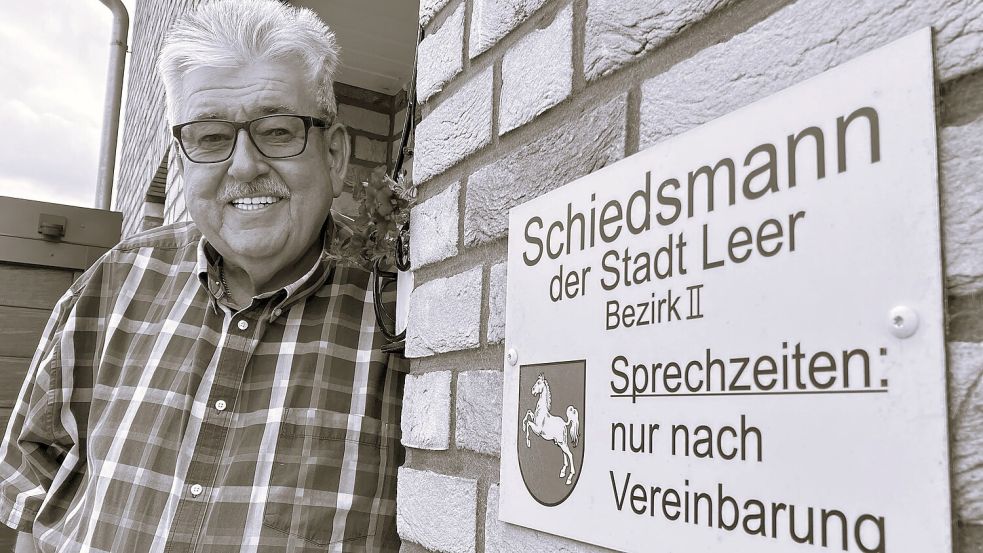 Martin Frey war lange als Schiedsmann in Leer tätig. Nun ist er im Alter von 67 Jahren verstorben. Foto: Michael Kierstein/Archiv
