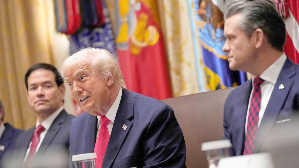 Trump sagt, nicht nur Venezuela könne angegriffen werden. Foto: Julia Demaree Nikhinson/AP/dpa