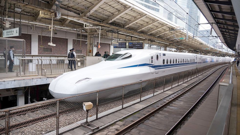 Japans Hochgeschwindigkeitszug Shinkansen ist berühmt für seine Pünktlichkeit. (Archivbild) Foto: Soeren Stache