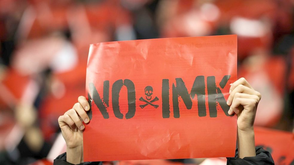 In vielen Stadien hatte es zuletzt Proteste gegen die Pläne der Innenministerkonferenz gegeben. (Archivbild) Foto: Christian Charisius