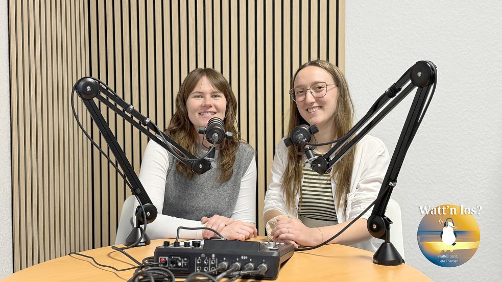 Pia Pentzlin (links) und Leona Spindler (rechts) sind die Hosts der sechsten Staffel des Podcasts „Watt´n los?“. Foto: Björn Klüver