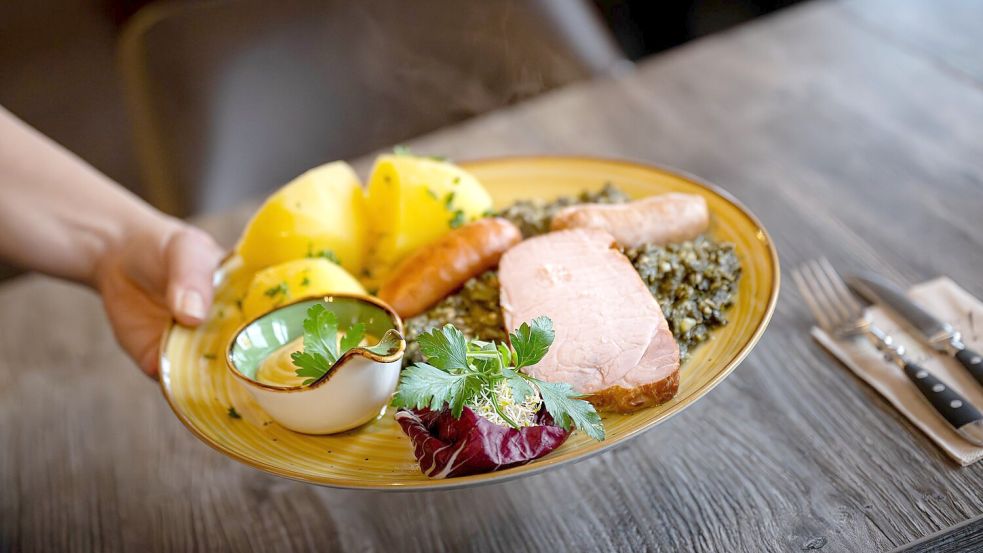 Kommen die Entlastungen auch auf den Teller? (Archivbild) Foto: Sina Schuldt