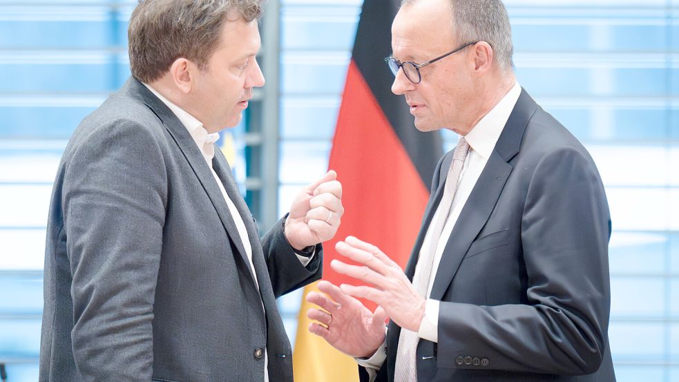 Stehen bei der Abstimmung im Bundestag immens unter Druck: Kanzler Merz und Vizekanzler Klingbeil. Foto: IMAGO/Bernd Elmenthaler