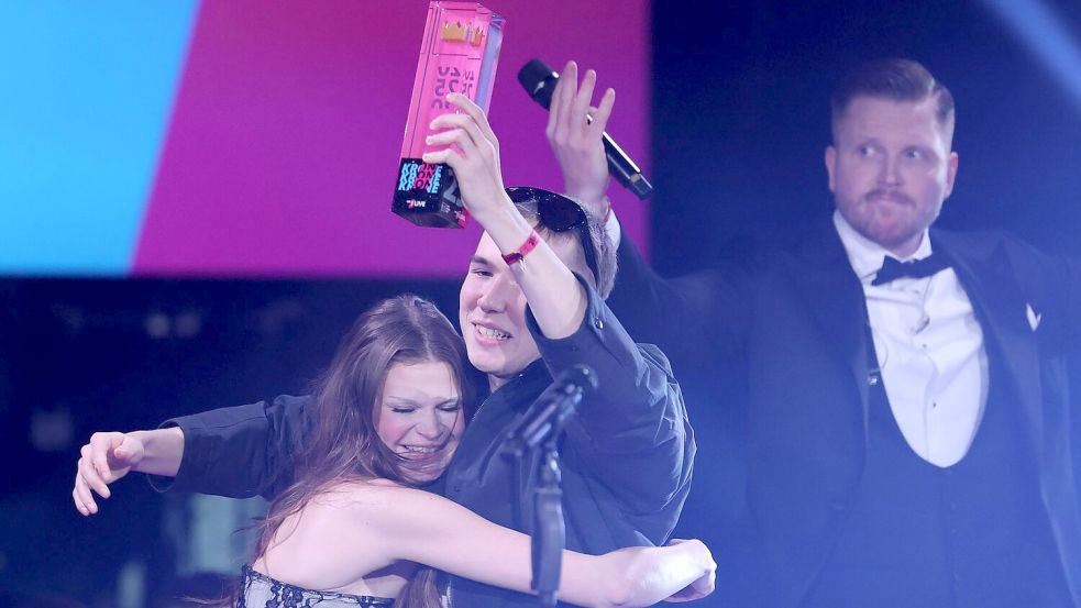 Die Krone für den besten Partysong teilt Ikkimel mit Filow. Macht nichts, es ist Krone Nummer 2. Foto: Friso Gentsch