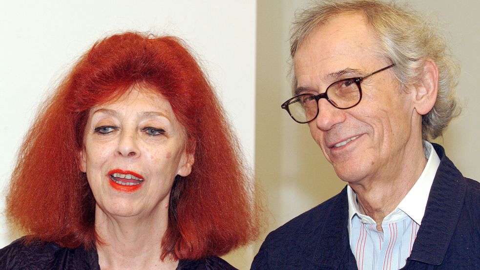 Meister der Verpackungskunst: Christo und Jeanne-Claude, 2003 in Oberhausen. Foto: imago images/Michael Kneffel