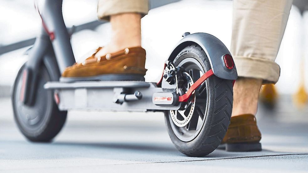Für das Benutzen von E-Scootern im Straßenverkehr gelten bestimmte Regeln. Foto: Imago/Bartek Szewczyk