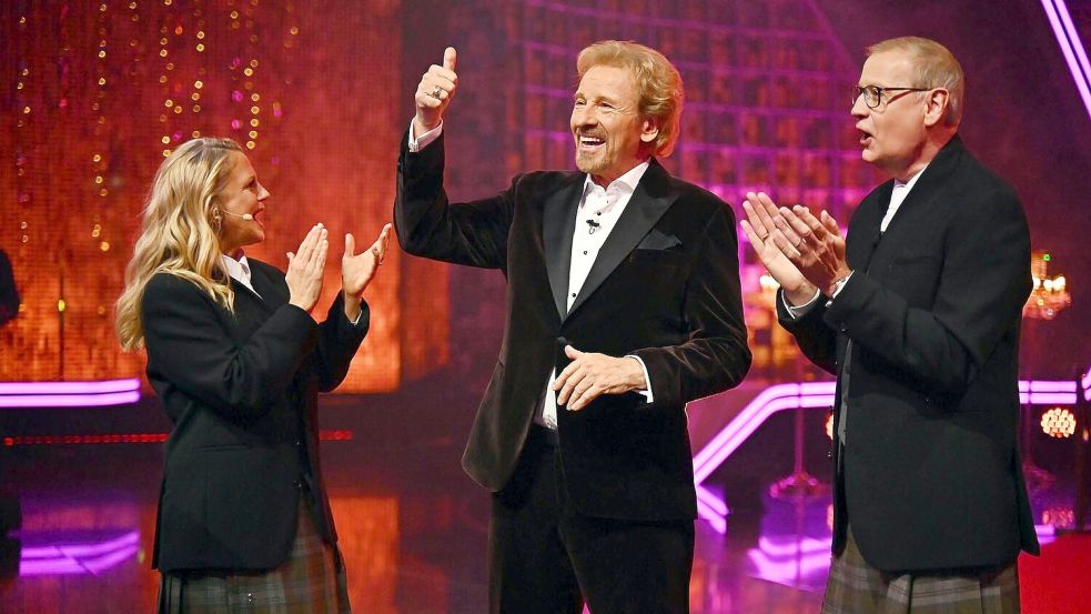 Moderator Thomas Gottschalk mit Günther Jauch und Barbara Schöneberger. Foto: Julia Feldhagen/RTL/dpa