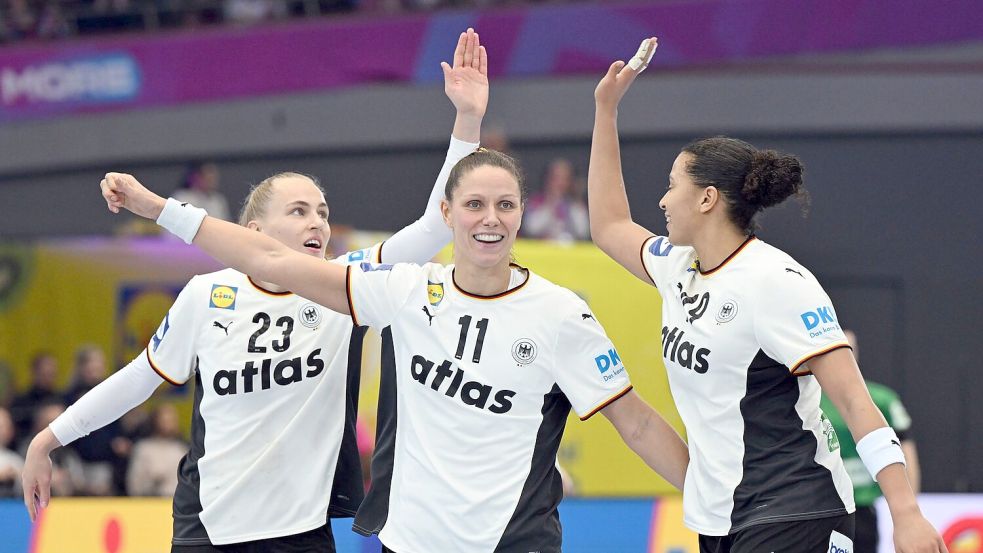 Xenia Smits (m) gehört zu den Führungsspielerinnen im DHB-Team. Foto: Federico Gambarini