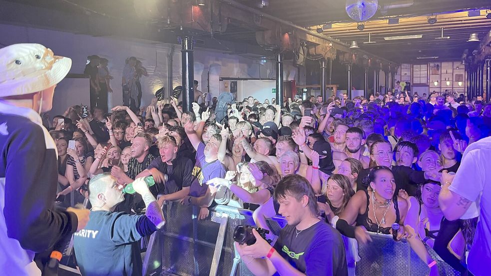 Das Zollhaus ist bei den 102-Boyz-Konzerten voll. Foto: Lukas Münch/Archiv