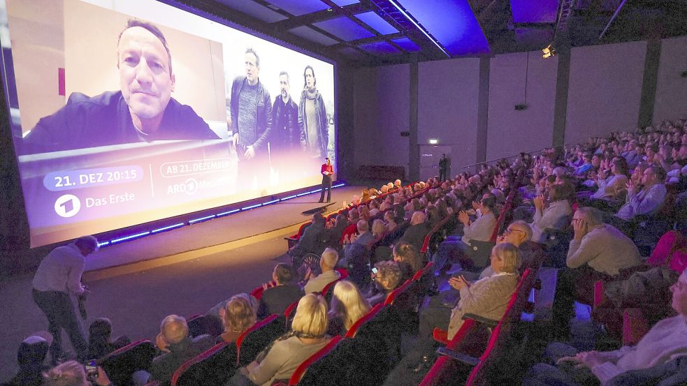 Der neue Tatort „Ein guter Tag“ mit Wotan Wilke Möhring wurde jetzt im Emder Festspielhaus gezeigt. Denn: Der Film ist auch in Emden gedreht worden. Foto: Jens Doden