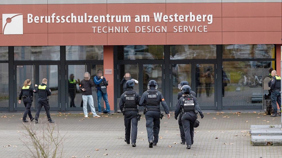 Am Berufschulzentrum Westerberg in Osnabrück wurde am Dienstagnachmittag Amok-Alarm ausgelöst. Foto: Benjamin Beutler
