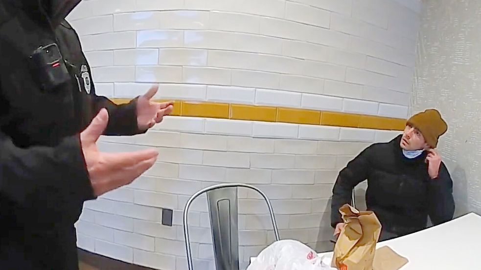 Mutmaßlicher Mörder Luigi Mangione wird im Fast-Food-Restaurant gefasst Foto: Uncredited/Pennsylvania State Po