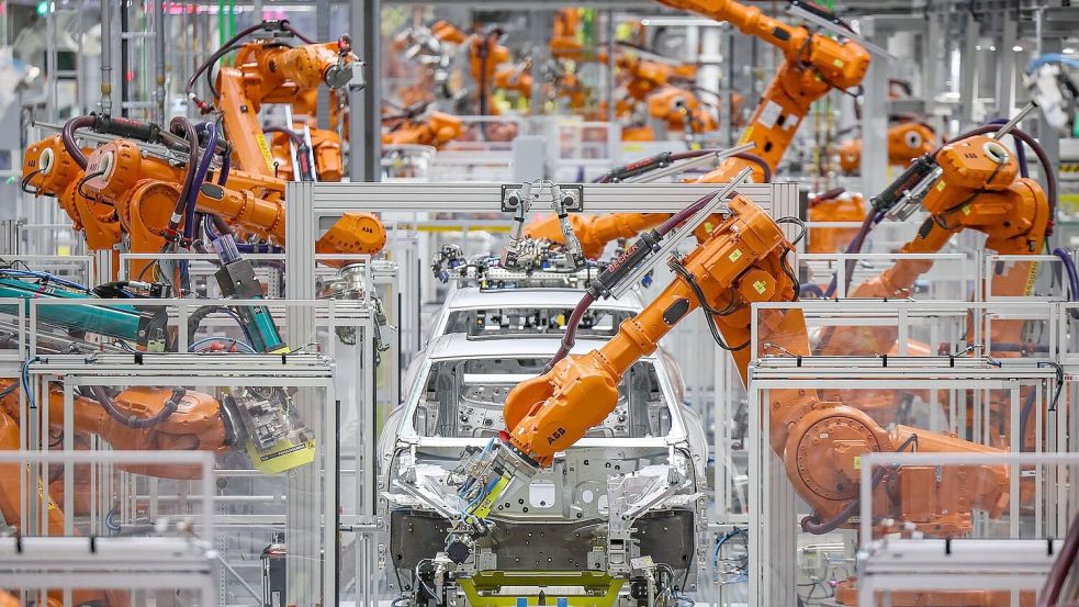 Im Fahrzeugbau sind die Investitionspläne besonders stark gesunken. (Symbolbild) Foto: Jan Woitas