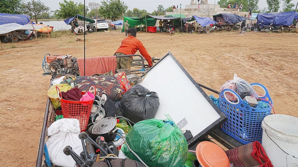 Die Kämpfe entlang der 800 Kilometer langen Grenze zwischen Thailand und Kambodscha treiben zahlreiche Einwohner in die Flucht. Foto: Heng Sinith/AP/dpa