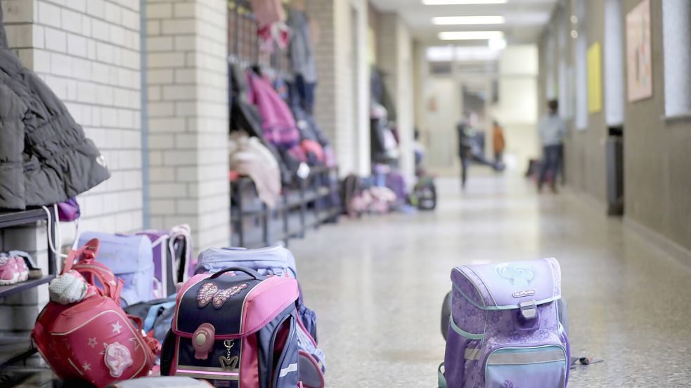 Ganz oder gar nicht: Wer an Osnabrücker Grundschulen den Ganztag inklusive Mittagessen bucht, darf sein Kind je nach Schule nicht vor 15 oder 15.30 Uhr abholen. Foto: IMAGO/biky