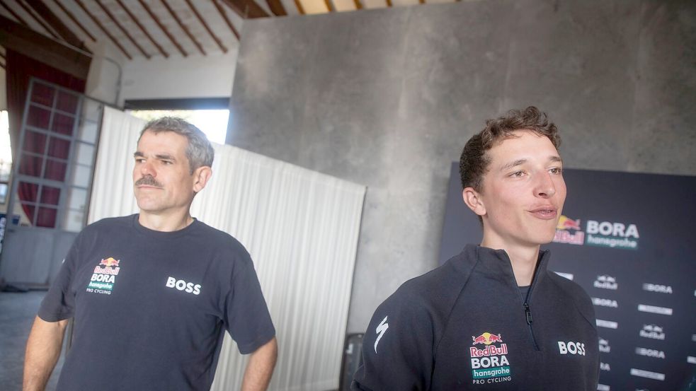 Teamchef Ralph Denk (l.) verbindet große Hoffnungen mit Florian Lipowitz. Foto: Clara Margais
