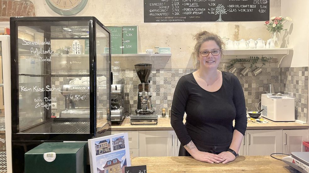 Stefanie Onken betreibt Veggiemaid in Oldenburg seit 2013. Seit diesem Jahr bietet die 43-Jährige auch ein veganes Burger-Buffet an. Foto: Denise Cordes