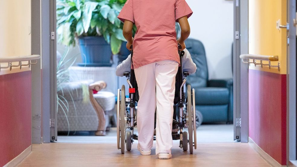 Bis Ende kommenden Jahres soll es eine Pflegereform geben. (Archivbild) Foto: Marijan Murat