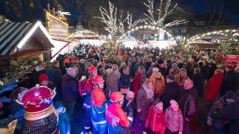 In Emden lockt der Engelkemarkt in der Weihnachtszeit viele Besucher aus Nah und Fern. Foto: Klaus Ortgies