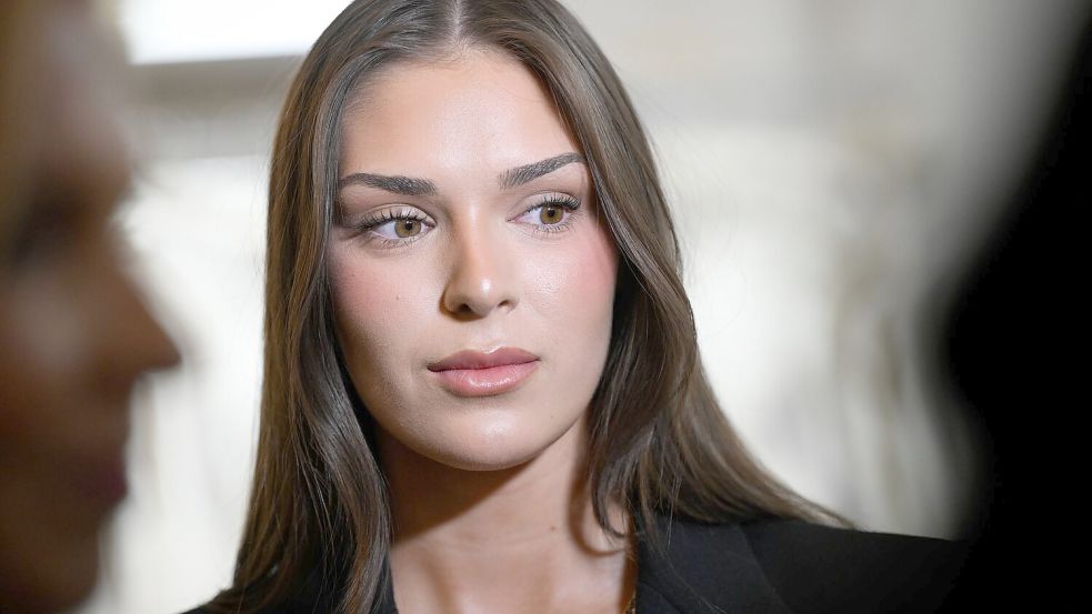 Miss Finnland Sarah Dzafce hat ihren Titel und ihre Krone verloren. Foto: Emmi Korhonen/Lehtikuva/dpa