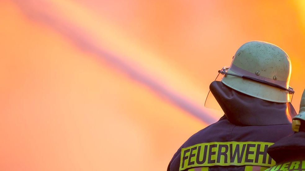 Es hat gebrannt an einem Zug - die Feuerwehr half dabei, dass niemand zu Schaden kam. Foto: Christoph Reichwein