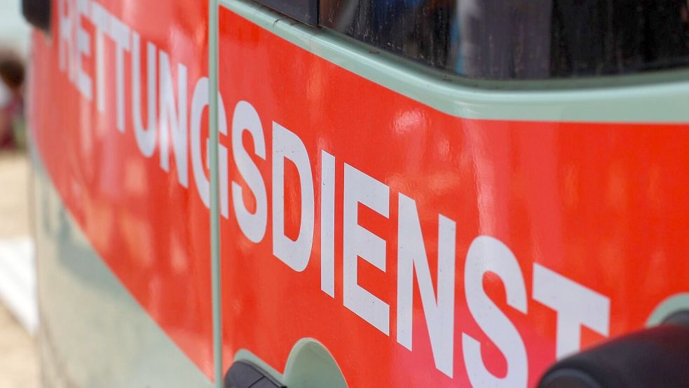 Ein Mann musste am Freitag in Leer nach einer Auseinandersetzung ins Krankenhaus. Symbolfoto: Pixabay