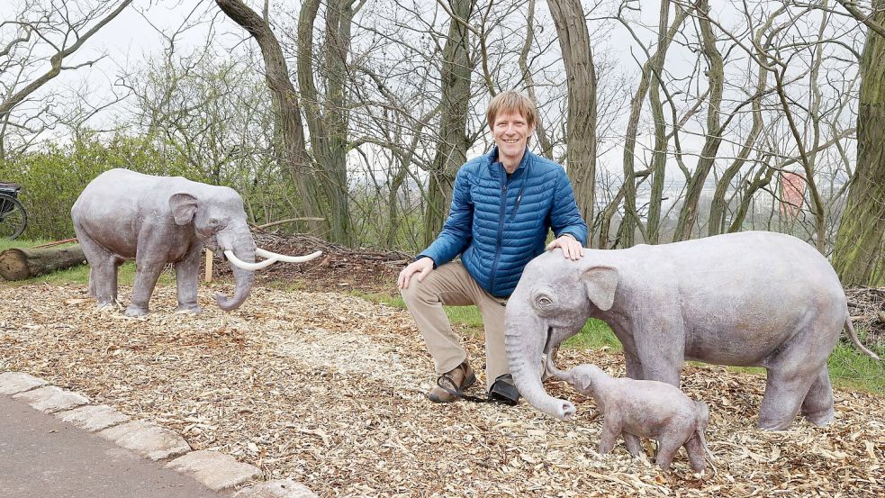 Der Künstler Thomas Lindner ist am 7. Dezember gestorben, der vielseitig engagierte geborene Dresdner prägte mit seinen Metallskulpturen das Stadtbild Erfurts und schuf auch Skulpturen für den Zoo. (Archivbild) Foto: Bodo Schackow