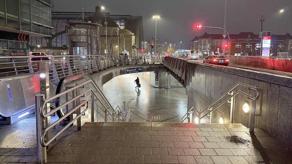 Ab Mitternacht wird es gespenstisch in den Tunneln am Hamburger Hauptbahnhof. Foto: Tobias Schmidt