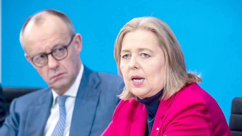 Kanzleramt und Bundesarbeitsministerium schlagen die beiden Vorsitzenden der Rentenkommission einvernehmlich vor. (Archivbild) Foto: Michael Kappeler/dpa