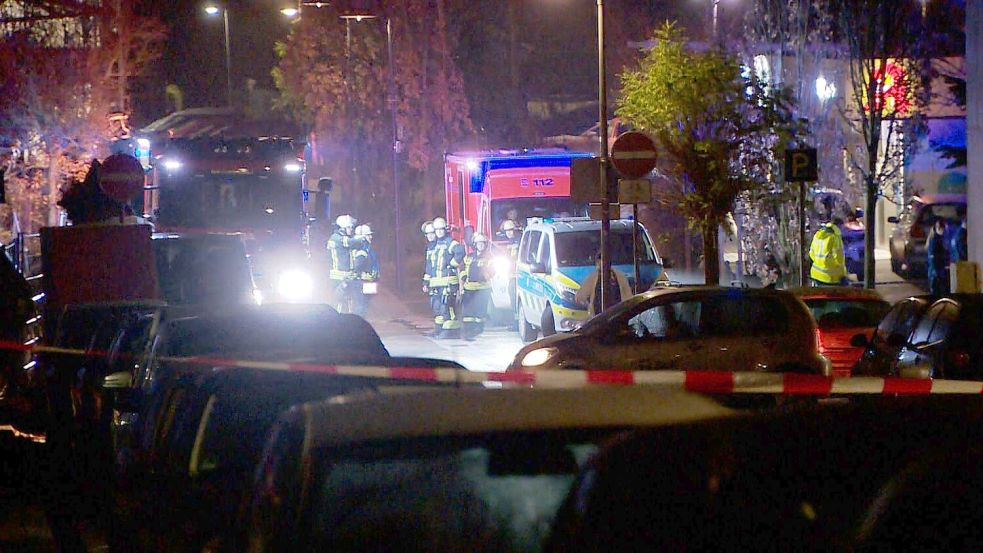 Am frühen Samstagmorgen rückten Einsatzkräfte wegen eines Messerangriffs aus - die Opfer kämpfen weiterhin mit den Folgen. Foto: Markus Wüllner/Video-Line TV- u