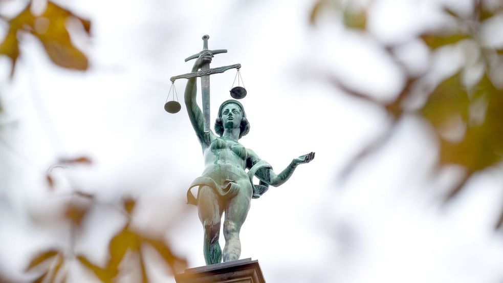 Fast 40.000 Mal sprachen Richter Strafen nach dem Jugendgerichtsgesetz aus. (Symbolbild) Foto: Pia Bayer/dpa