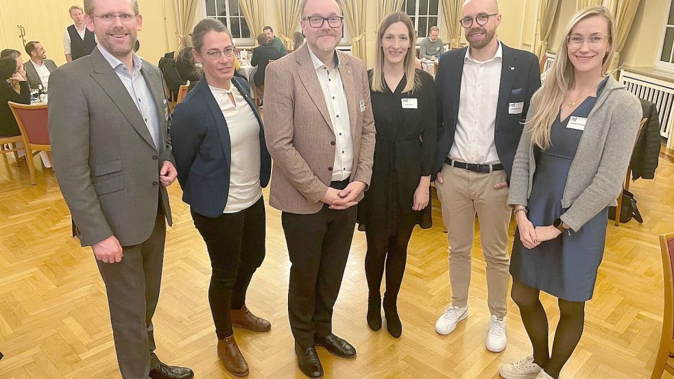 Nach der Versammlung stellte sich der alte und neue Vorstand für ein Foto auf (von links): Matthias Kossen, Anja Brüning, André Willms, Rika Grimm, Patrick Korte und Thalea Schlosser. Foto: privat