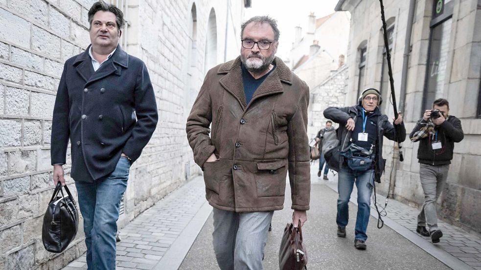 Der Verteidiger des wegen des Vergiftens von Patienten angeklagten Arztes hat auf Freispruch plädiert. Foto: Arnaud Finistre/AFP/dpa