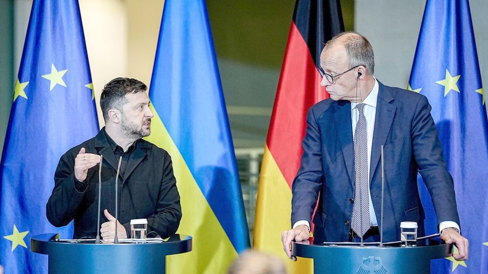 Selenskyj und Merz traten am Abend gemeinsam vor die Presse. Foto: Kay Nietfeld/dpa