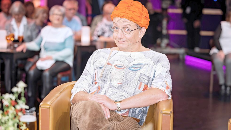 Wigald Boning – hier bei der TV-Sendung Riverboat – geht seit mehreren Jahren täglich an verschiedenen Orten schwimmen. Nun war er in Osnabrück Foto: IMAGO/STAR-MEDIA