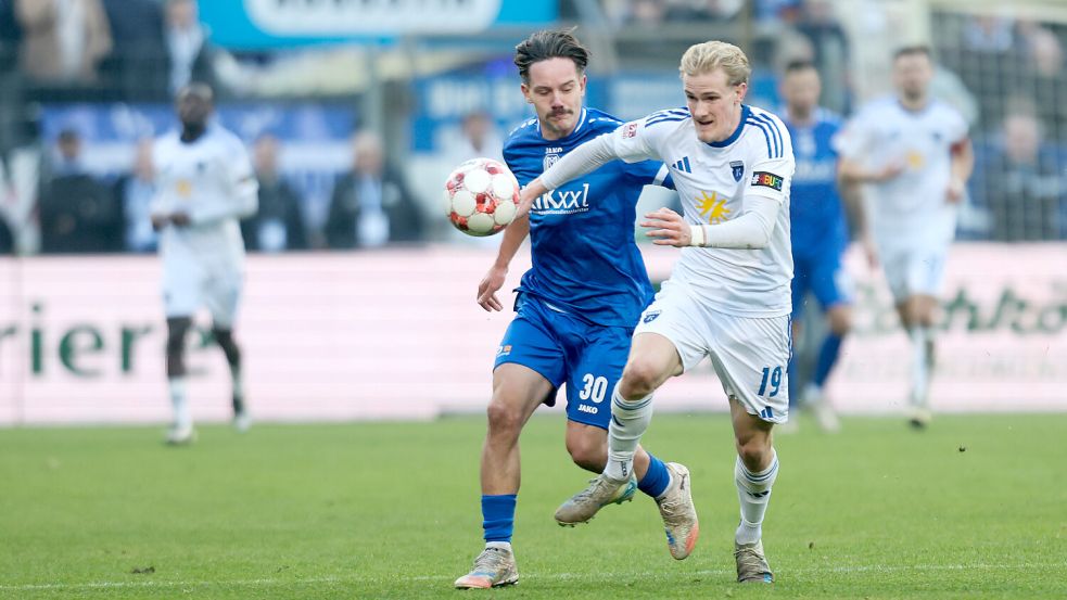 Kickers (rechts Theo Schröder) trifft in der Vorbereitung auf den SV Meppen. Foto: Jens Doden/ Emden