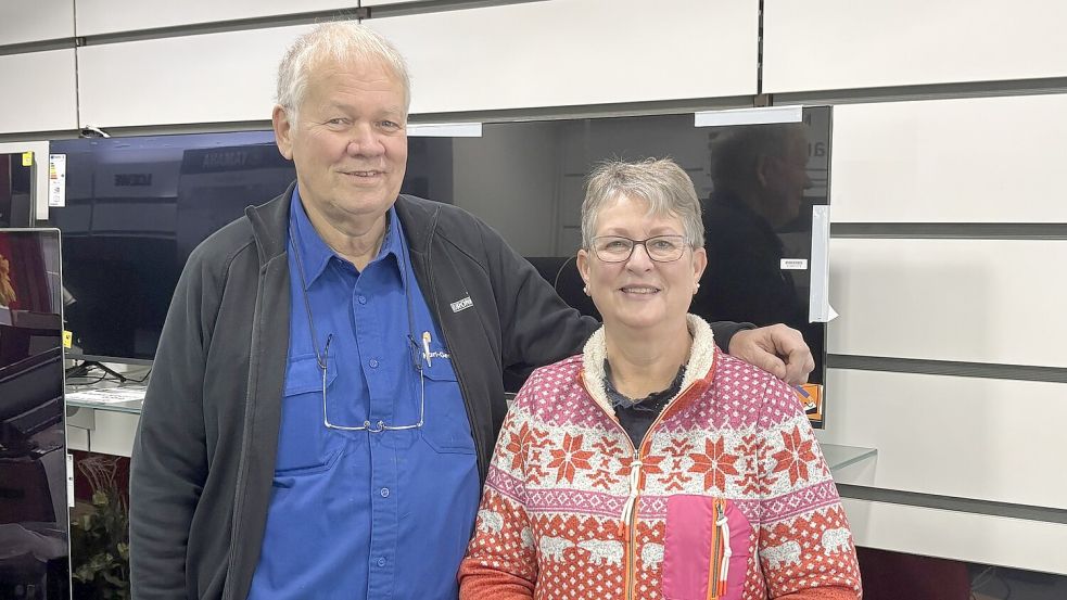 Karl-Georg und Karin Kramer haben 43 Jahre lang gemeinsam das Geschäft an der Esenser Straße geführt. Foto: Eva van Loh